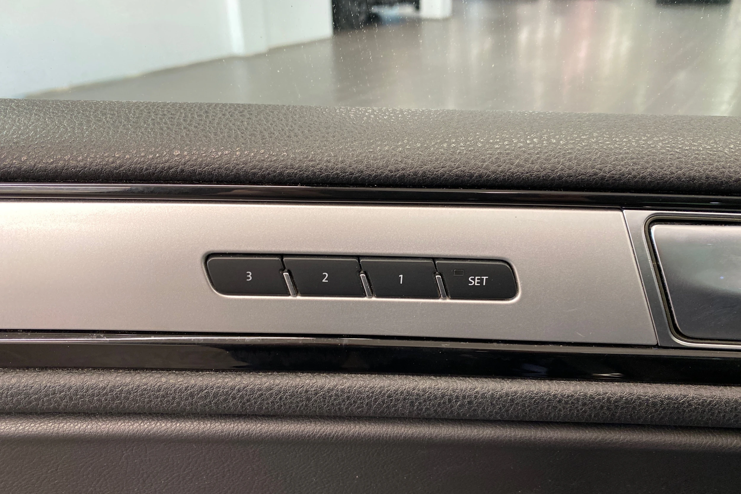 Harmaa Volkswagen TOUAREG 2015 kuva 20.