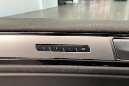 Harmaa Volkswagen TOUAREG 2015 kuva 20.