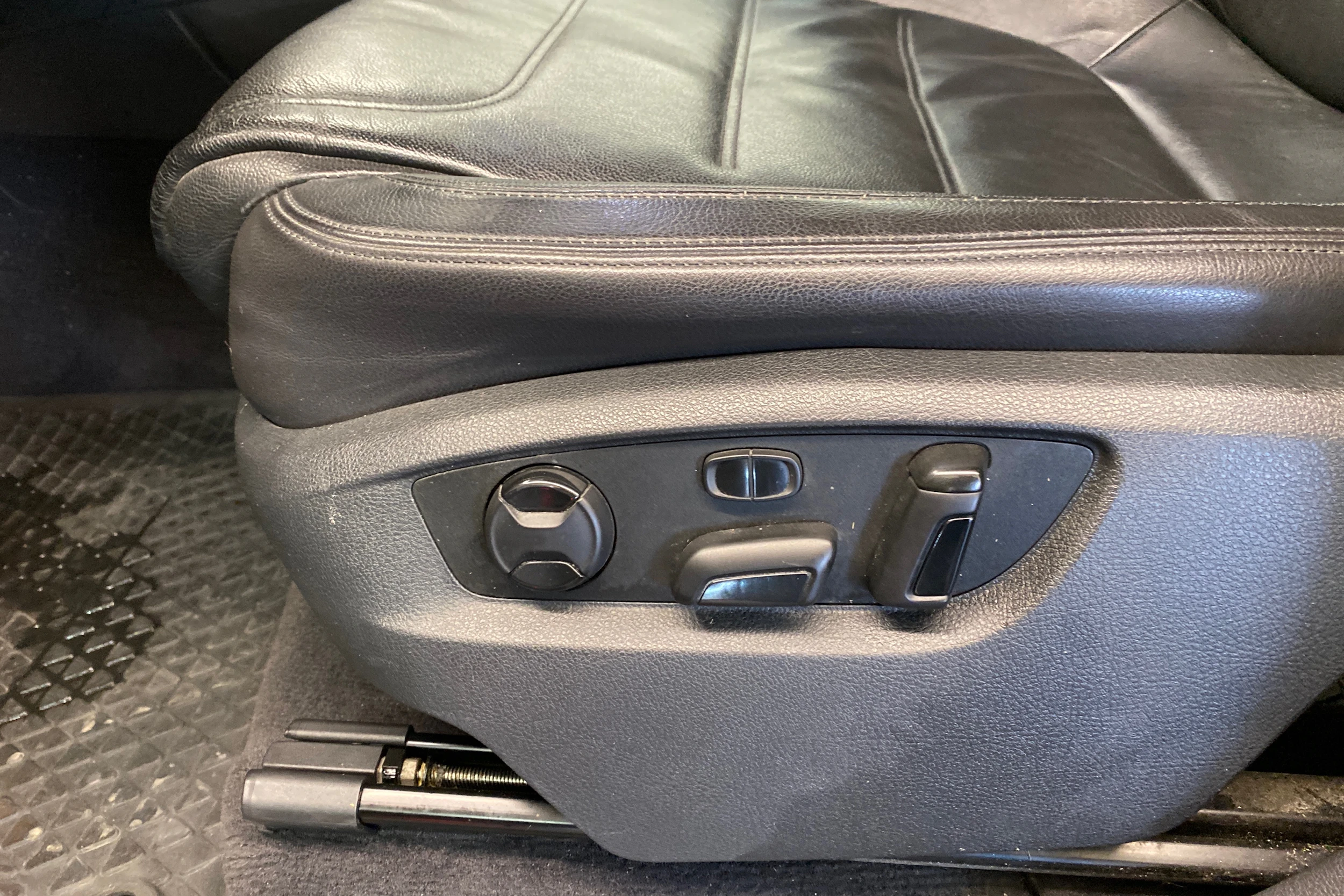 Harmaa Volkswagen TOUAREG 2015 kuva 22.