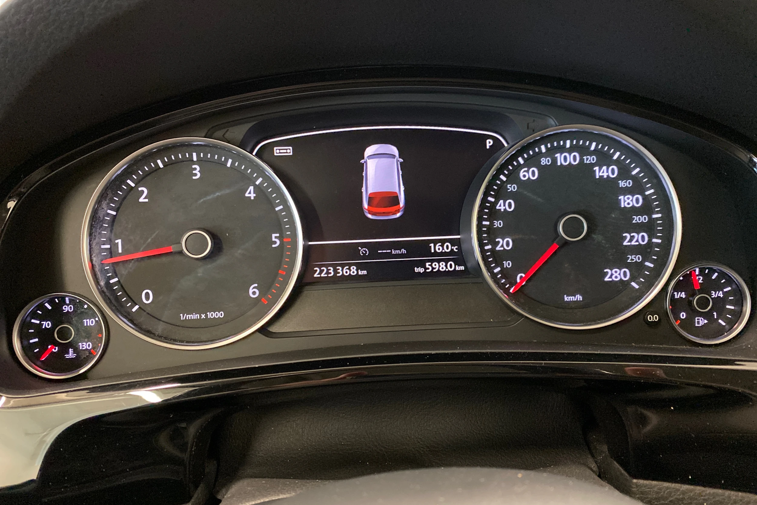 Harmaa Volkswagen TOUAREG 2015 kuva 23.