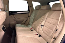 sininen Volkswagen Touareg 2015 kuva 8.