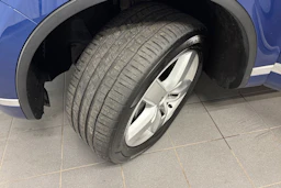 sininen Volkswagen Touareg 2015 kuva 10.