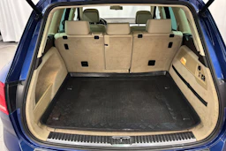 sininen Volkswagen Touareg 2015 kuva 13.