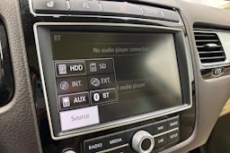 sininen Volkswagen Touareg 2015 kuva 22.
