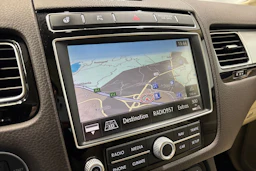 sininen Volkswagen Touareg 2015 kuva 23.