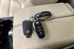 sininen Volkswagen Touareg 2015 kuva 28.