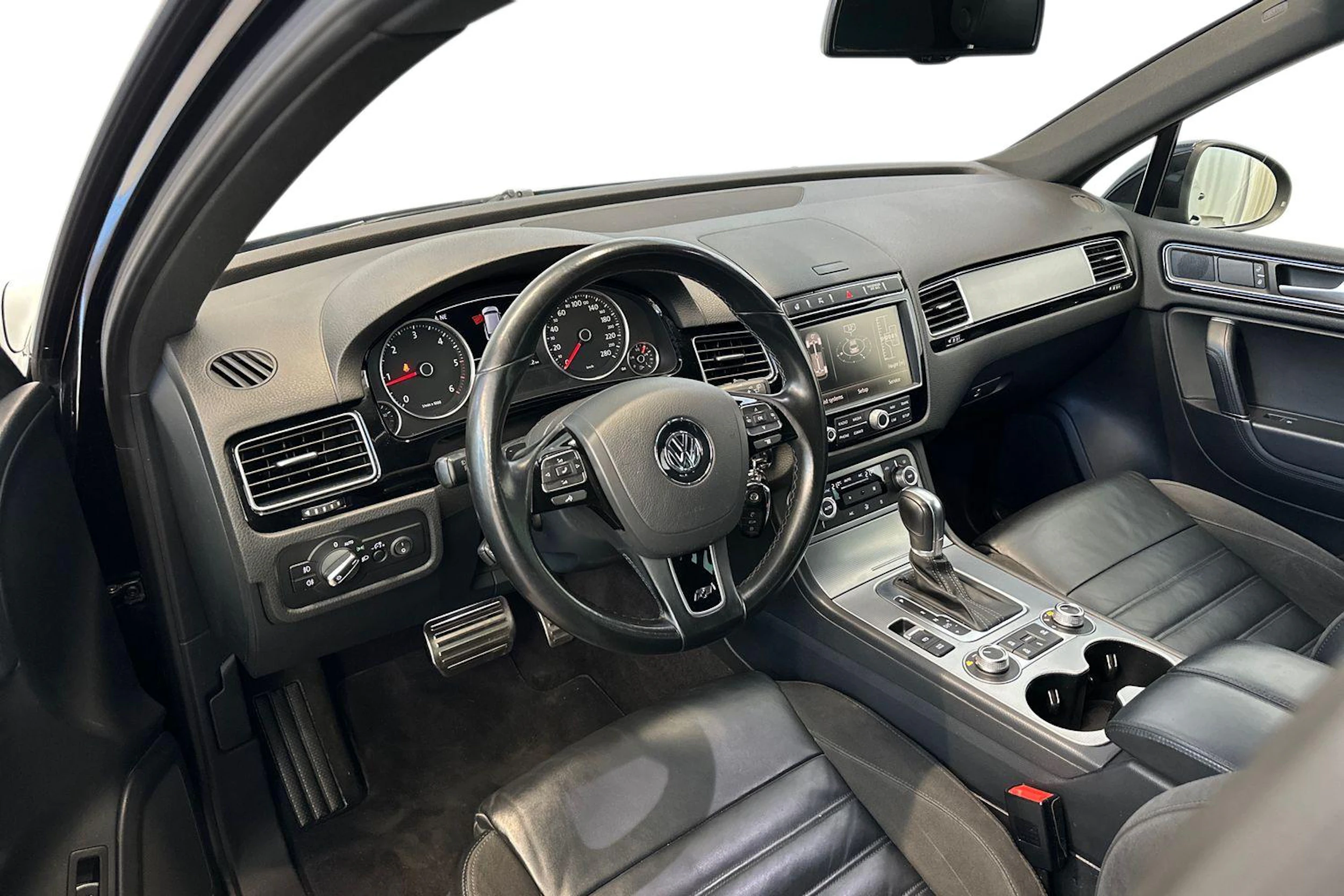 musta Volkswagen Touareg 2015 kuva 6.