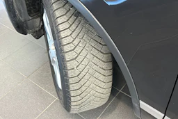 musta Volkswagen Touareg 2015 kuva 10.