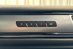 musta Volkswagen Touareg 2015 kuva 15.