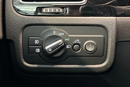 musta Volkswagen Touareg 2015 kuva 17.