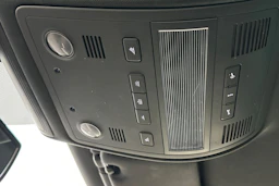 musta Volkswagen Touareg 2015 kuva 29.