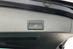 musta Volkswagen Touareg 2015 kuva 32.