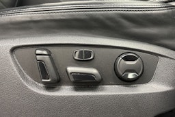 valkoinen Volkswagen Touareg 2016 kuva 15.