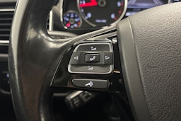 valkoinen Volkswagen Touareg 2016 kuva 18.