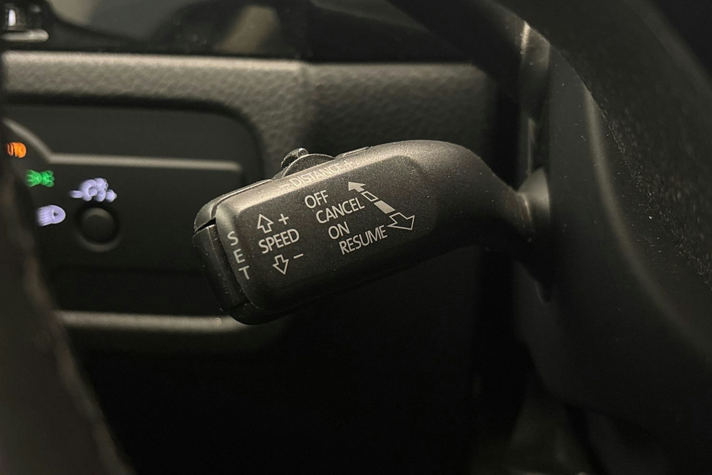 valkoinen Volkswagen Touareg 2016 kuva 20.