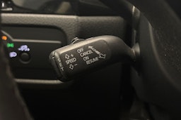 valkoinen Volkswagen Touareg 2016 kuva 20.