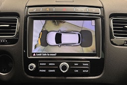 valkoinen Volkswagen Touareg 2016 kuva 22.