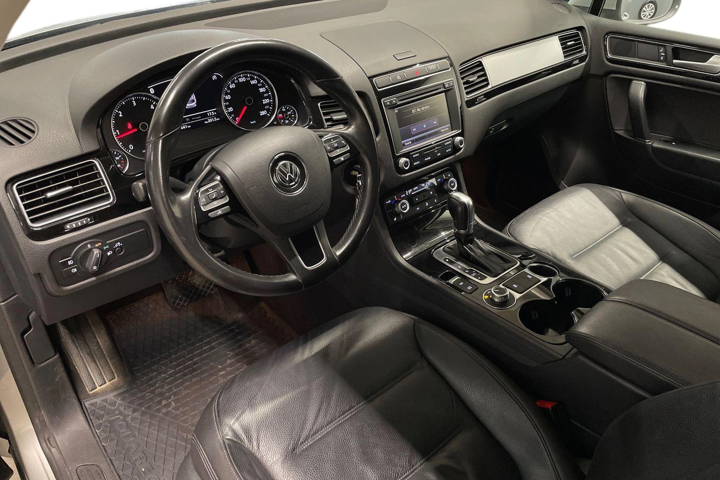 hopea Volkswagen Touareg 2017 kuva 6.