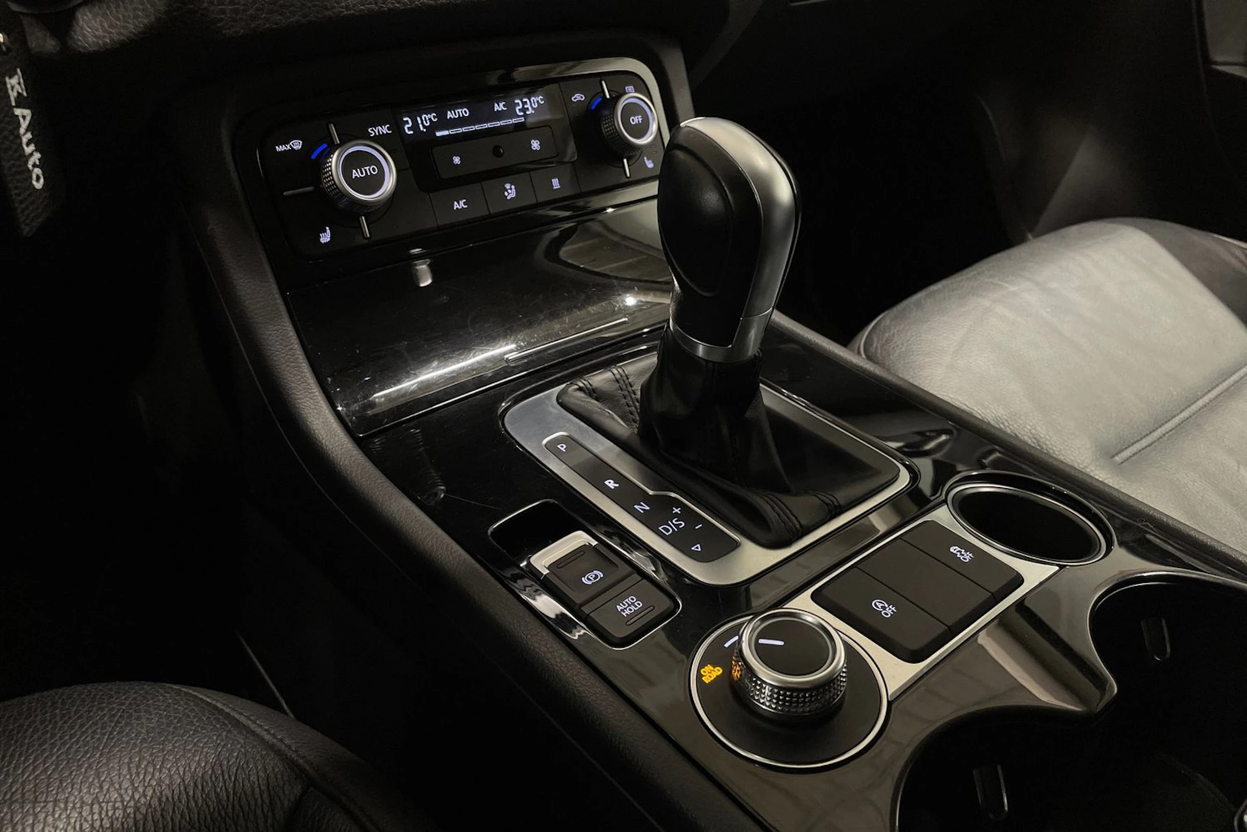 hopea Volkswagen Touareg 2017 kuva 19.