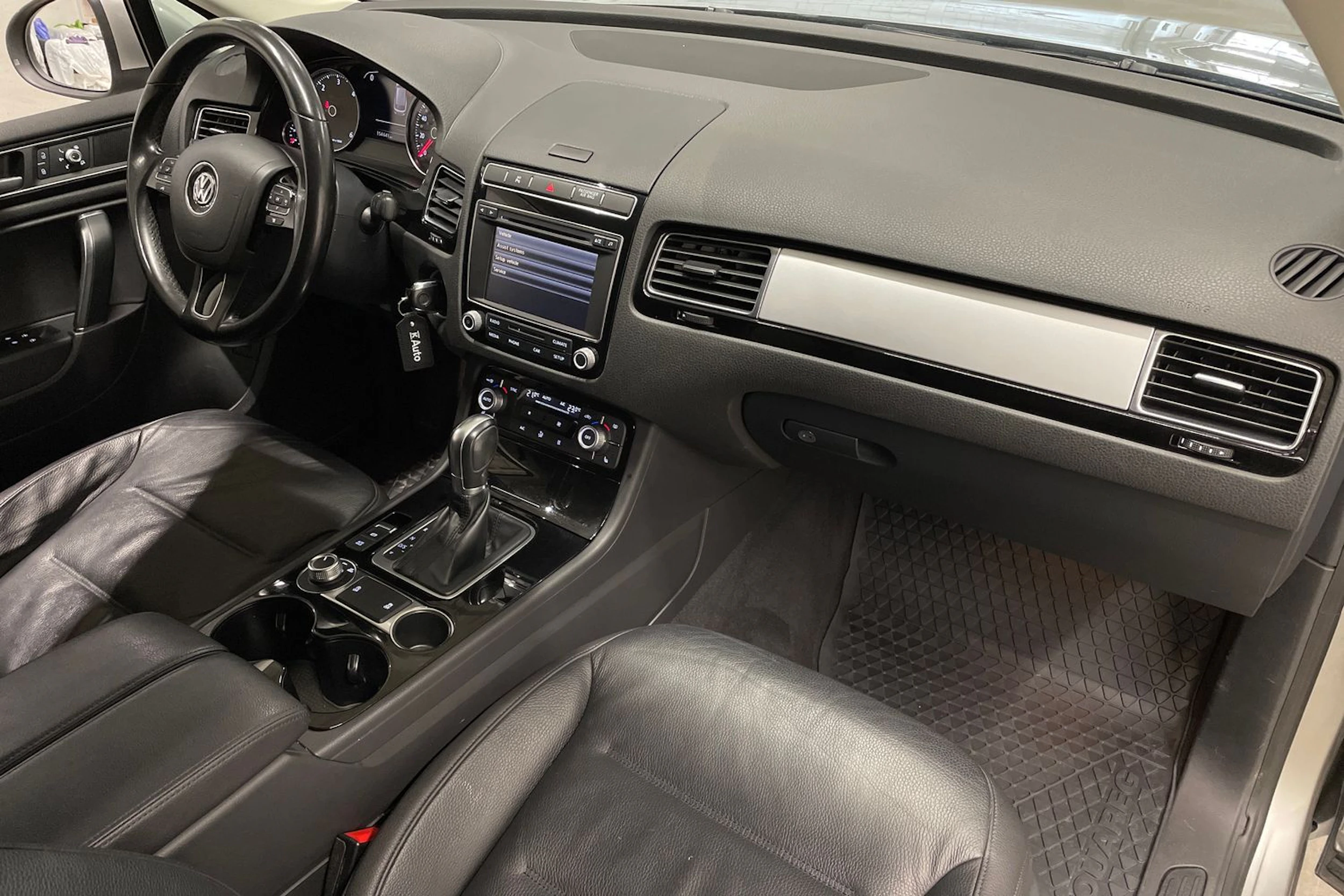 hopea Volkswagen Touareg 2017 kuva 26.