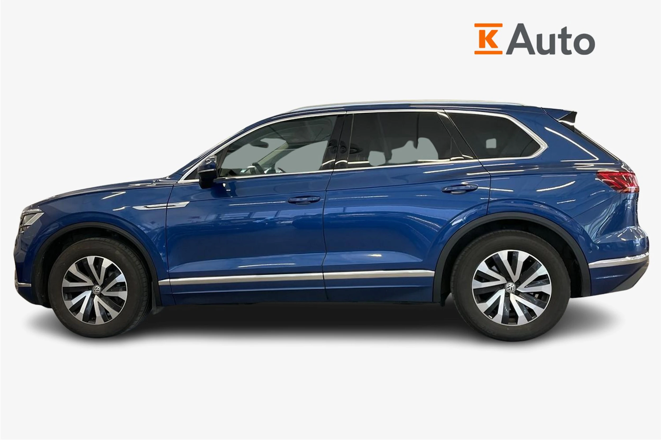 Sininen Volkswagen TOUAREG 2018 kuva 7.