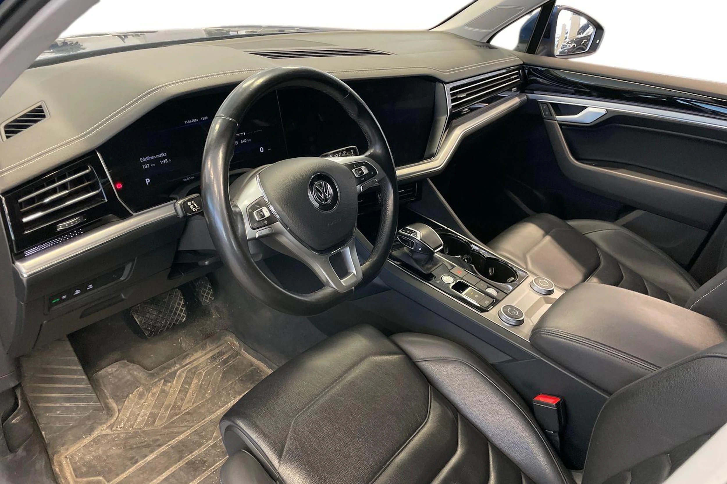 Sininen Volkswagen TOUAREG 2018 kuva 8.