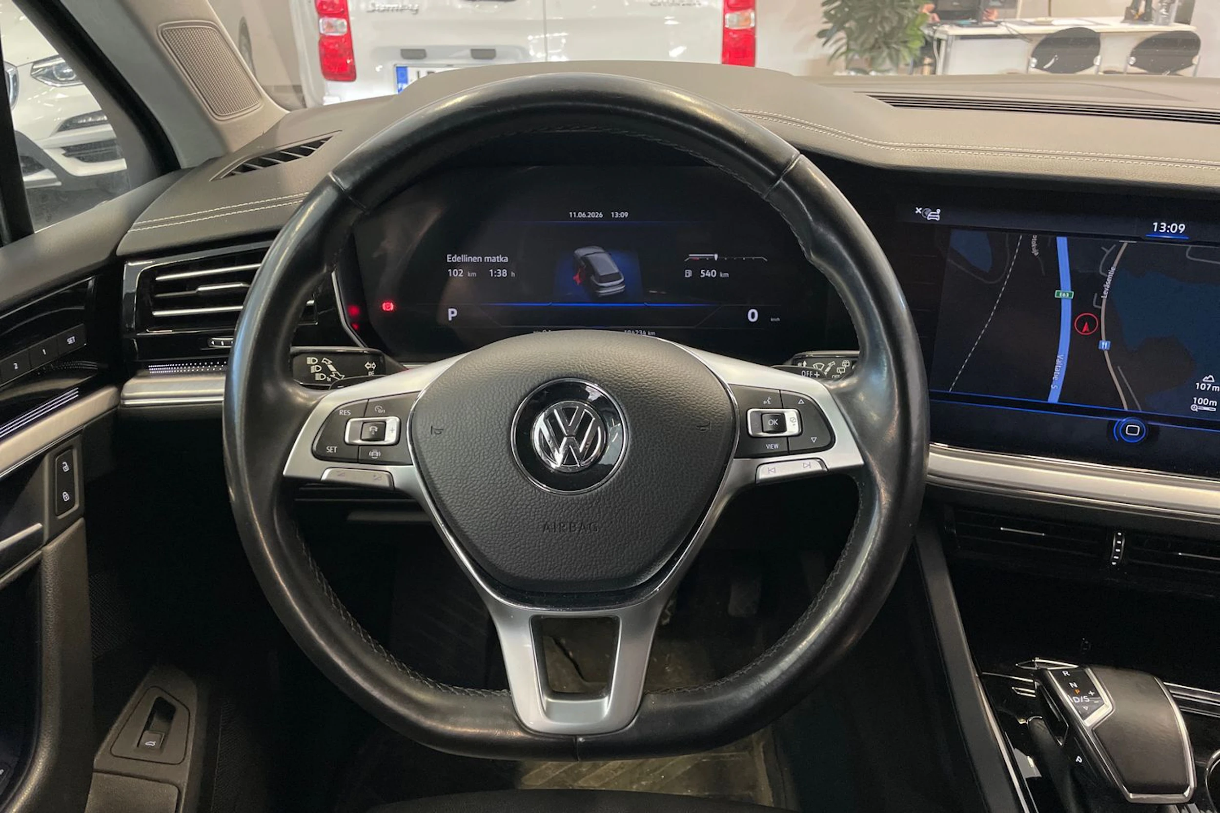 Sininen Volkswagen TOUAREG 2018 kuva 15.