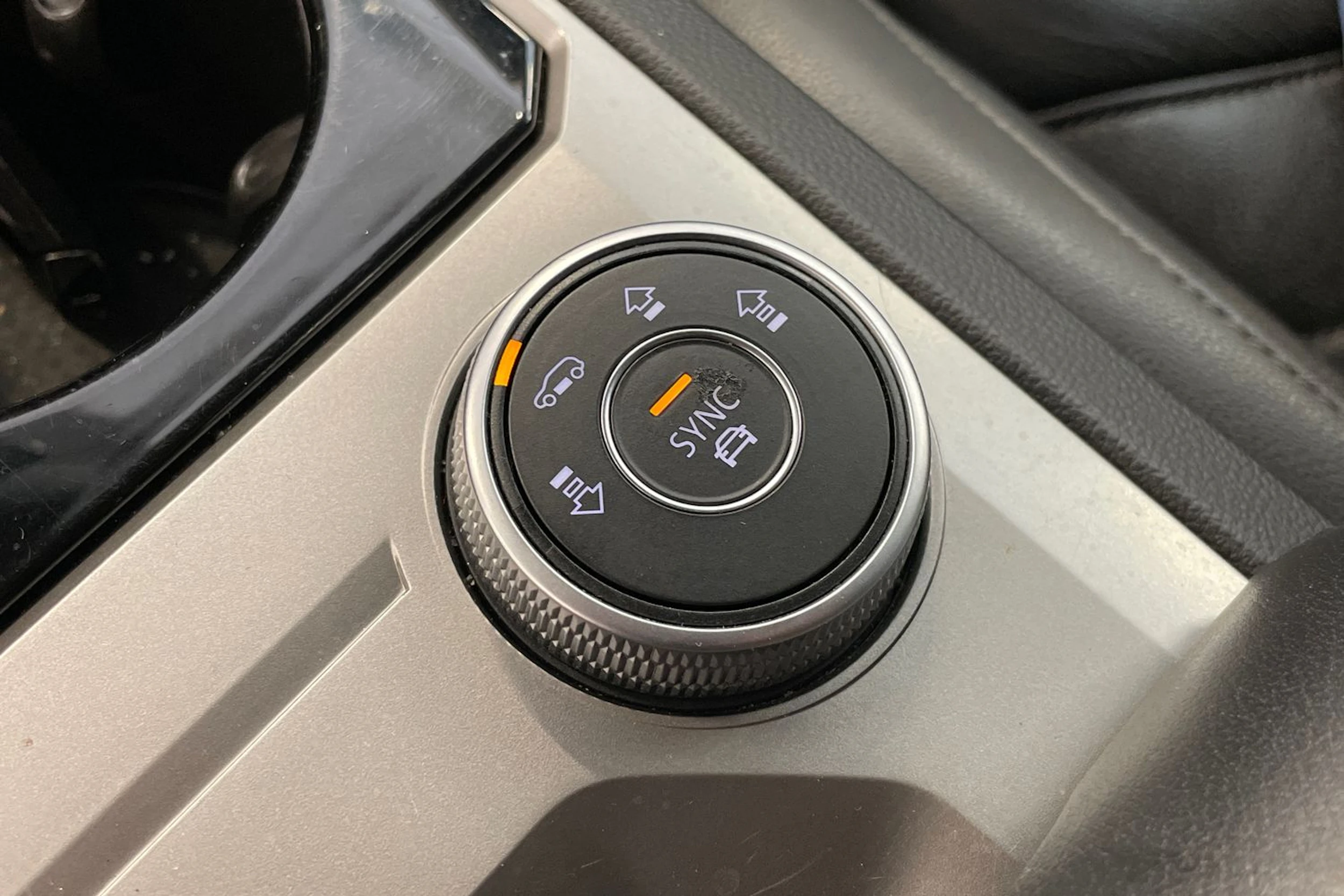 Sininen Volkswagen TOUAREG 2018 kuva 23.