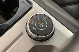 Sininen Volkswagen TOUAREG 2018 kuva 23.