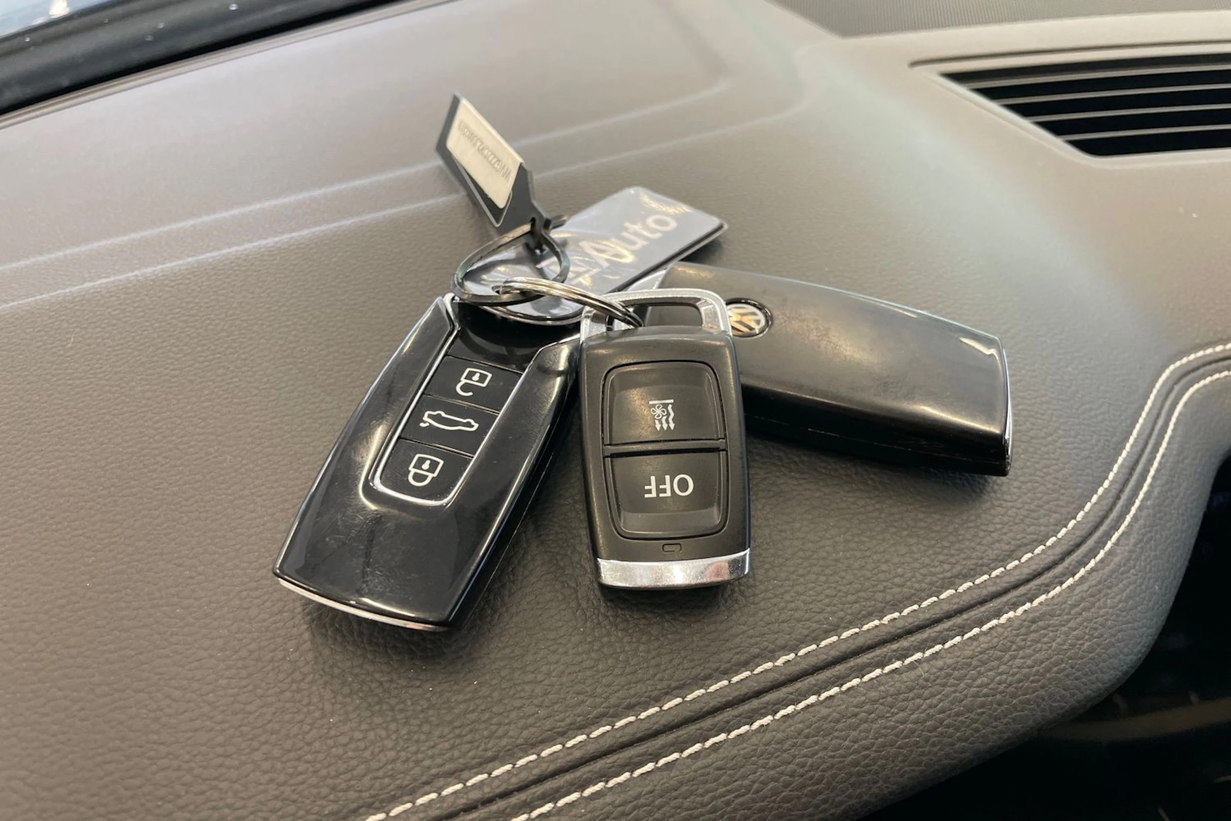 Sininen Volkswagen TOUAREG 2018 kuva 24.