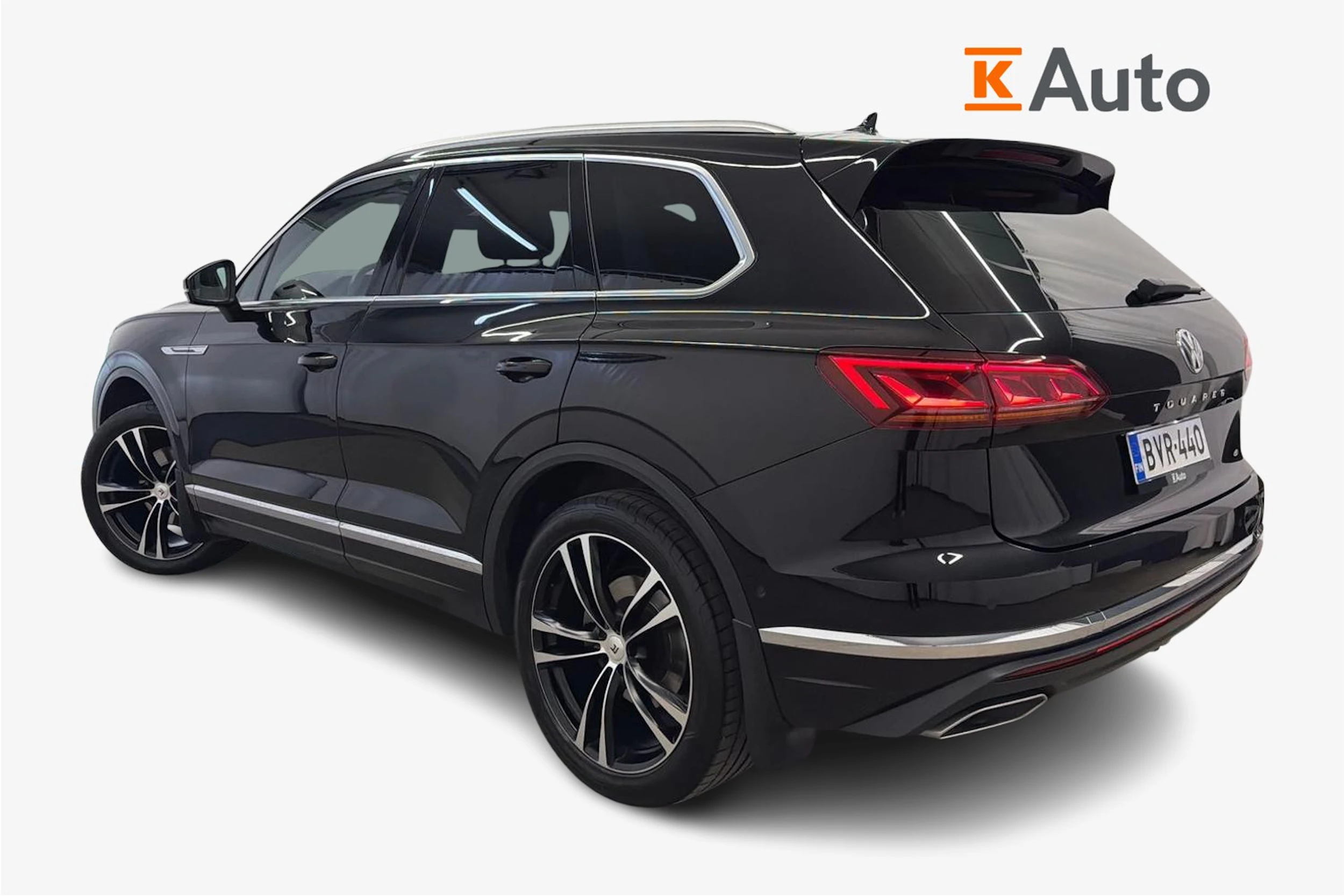 Musta Volkswagen TOUAREG 2019 kuva 3.
