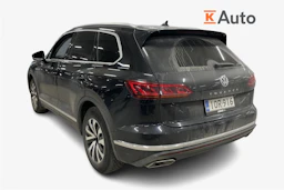 musta Volkswagen Touareg 2019 kuva 2.