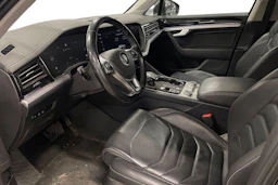 musta Volkswagen Touareg 2019 kuva 3.