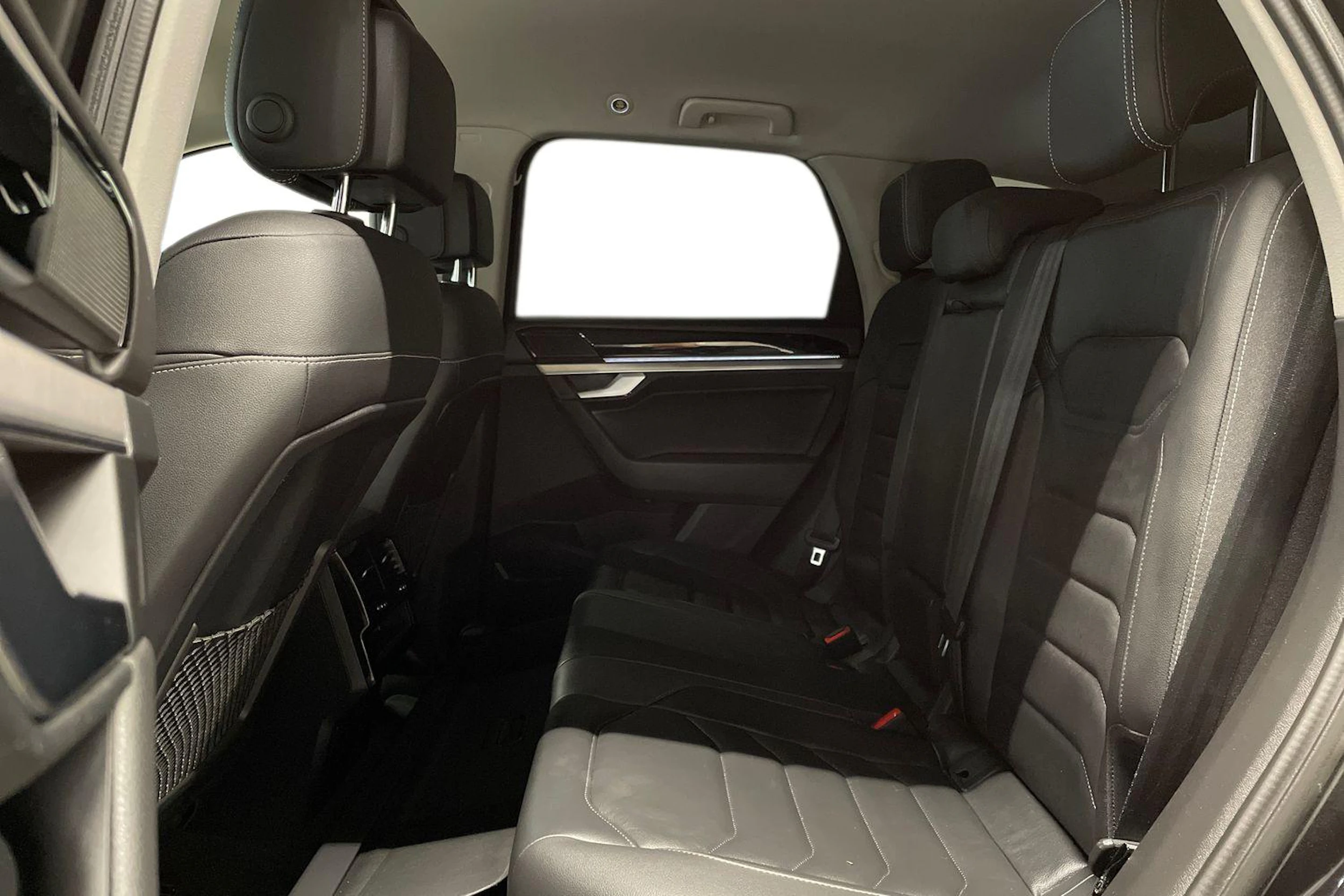 musta Volkswagen Touareg 2019 kuva 11.