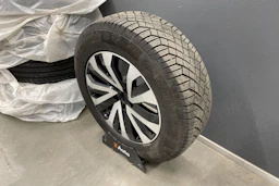 musta Volkswagen Touareg 2019 kuva 15.