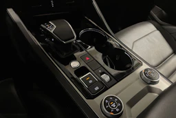 musta Volkswagen Touareg 2019 kuva 25.