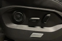 musta Volkswagen Touareg 2019 kuva 31.