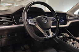 musta Volkswagen Touareg 2019 kuva 32.