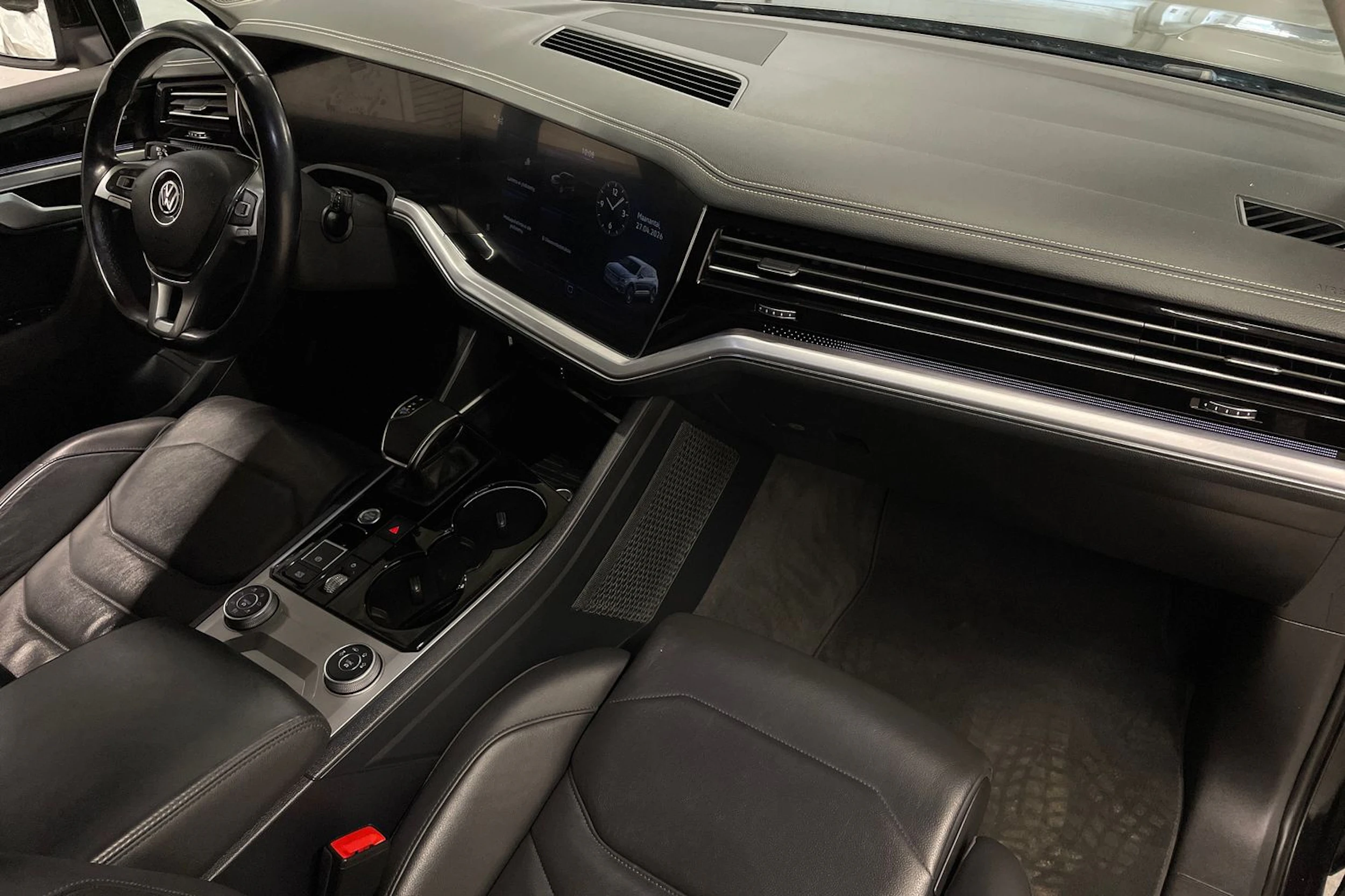 musta Volkswagen Touareg 2019 kuva 34.