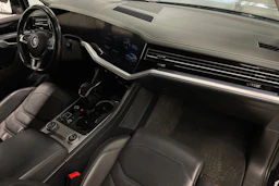 musta Volkswagen Touareg 2019 kuva 34.