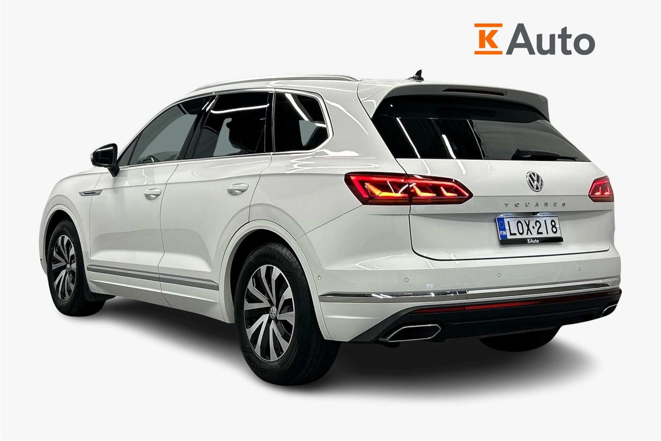 valkoinen Volkswagen Touareg 2019 kuva 2.