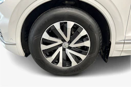 valkoinen Volkswagen Touareg 2019 kuva 9.