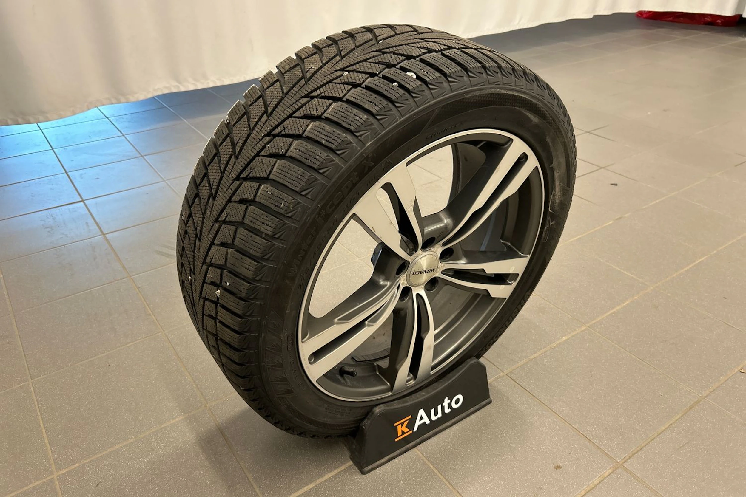 valkoinen Volkswagen Touareg 2019 kuva 15.