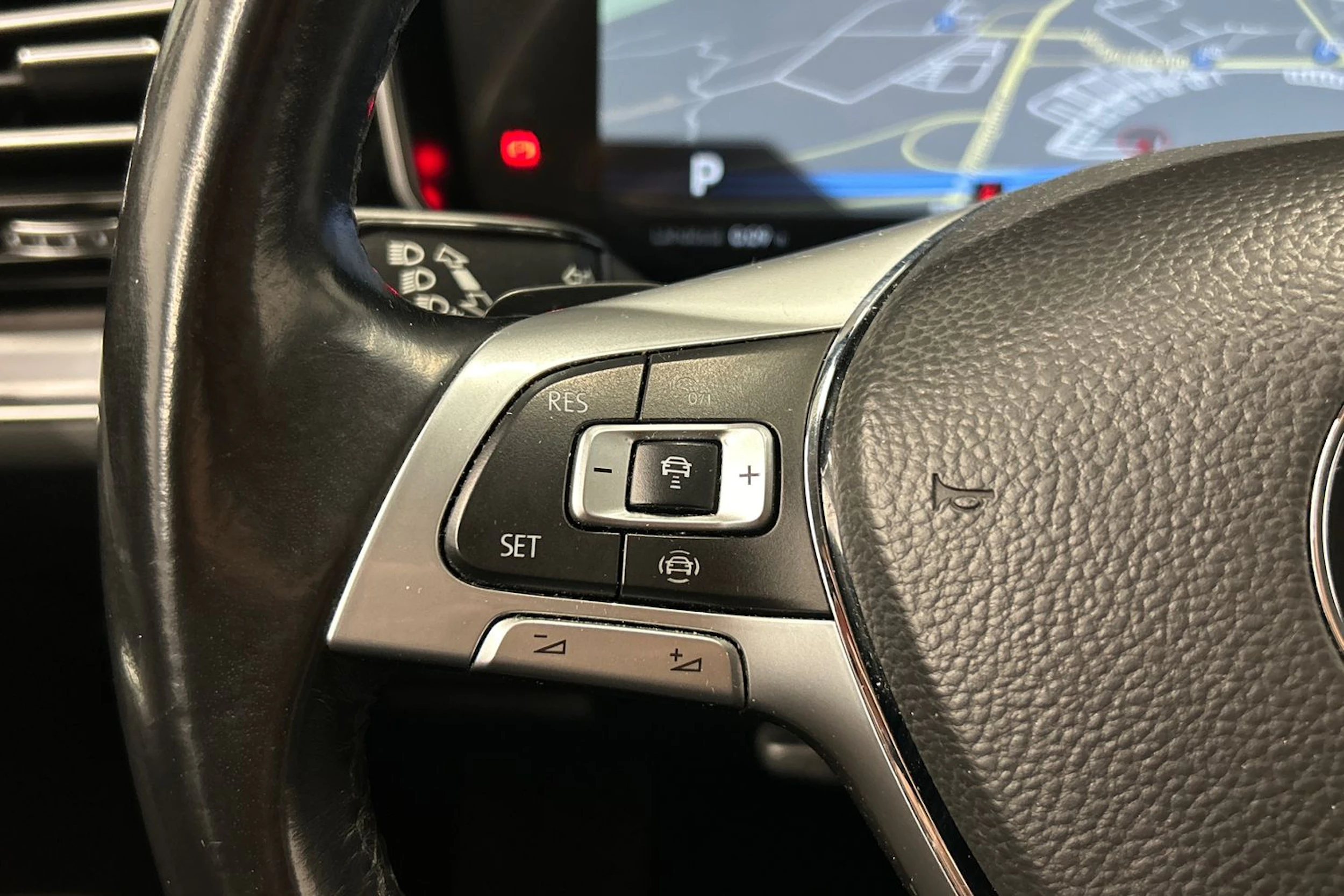valkoinen Volkswagen Touareg 2019 kuva 20.
