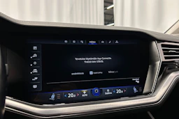 valkoinen Volkswagen Touareg 2019 kuva 23.