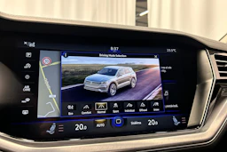 valkoinen Volkswagen Touareg 2019 kuva 25.