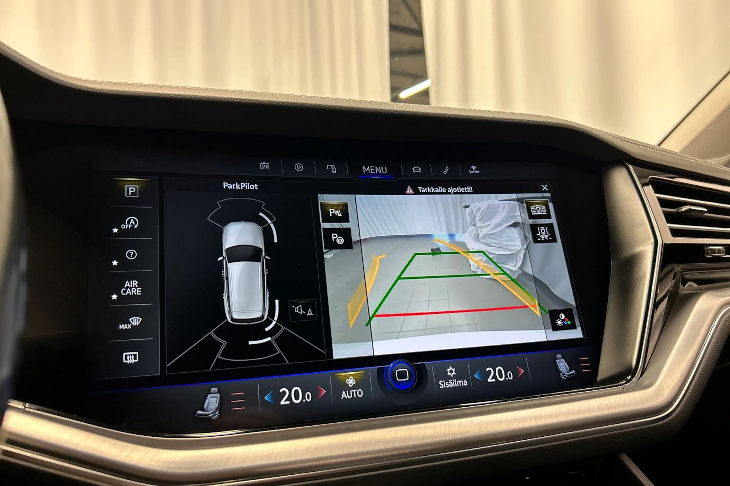 valkoinen Volkswagen Touareg 2019 kuva 27.