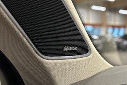 met. punainen Volkswagen Touareg 2019 kuva 19.