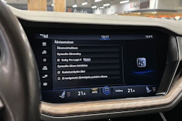 met. punainen Volkswagen Touareg 2019 kuva 20.