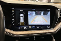 met. punainen Volkswagen Touareg 2019 kuva 21.